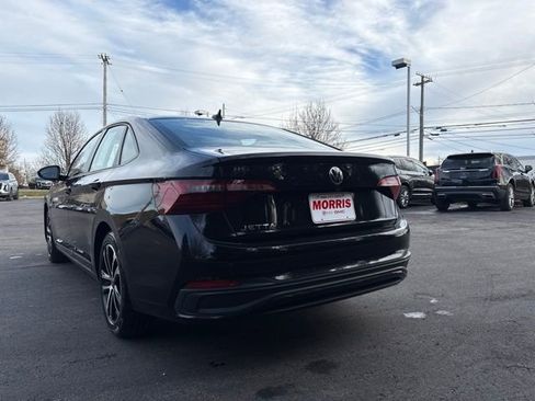 Used 2022 Volkswagen Jetta Sport image 3