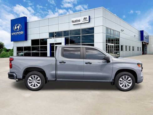 Used 2025 Chevrolet Silverado 1500 Custom w/ LPO, Dark Essentials Package RWD image 4
