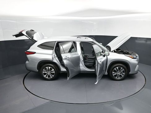 Used 2023 Toyota Highlander XLE image 53