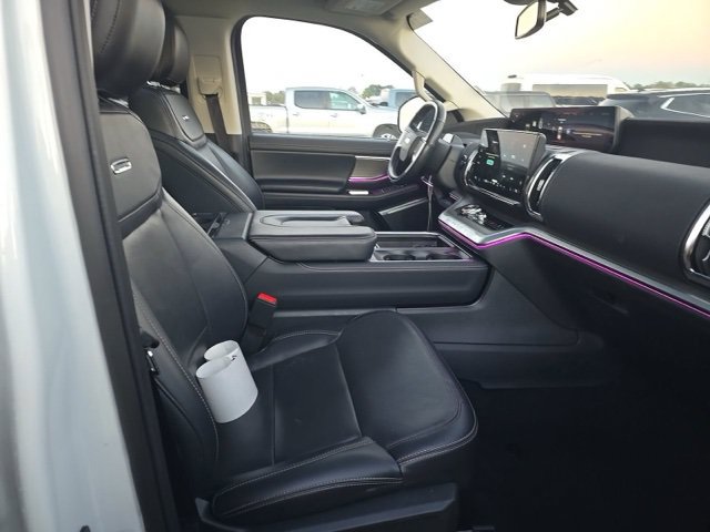 Used 2025 Ford Expedition Max Platinum AWD/4WD image 10
