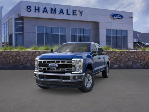 New 2026 Ford F250 XLT w/ FX4 Off-Road Package image 2