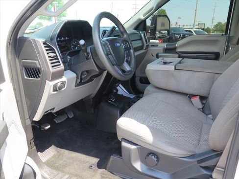 Used 2017 Ford F250 XLT AWD/4WD image 10