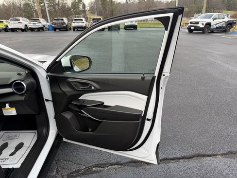 New 2026 Chevrolet Trax LT w/ Driver Confidence Package image 26