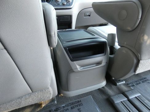 Used 2017 Toyota Sienna XLE image 54