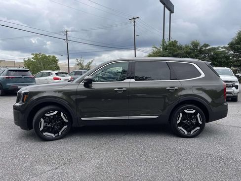 Used 2025 Kia Telluride S FWD image 6