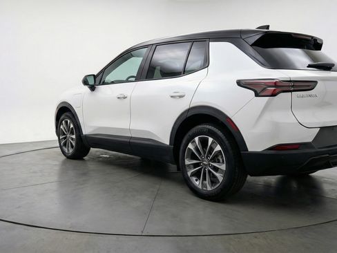 Used 2025 Chevrolet Equinox LT image 6