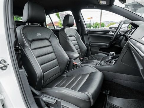 Used 2019 Volkswagen Golf R 4-Door AWD/4WD image 19