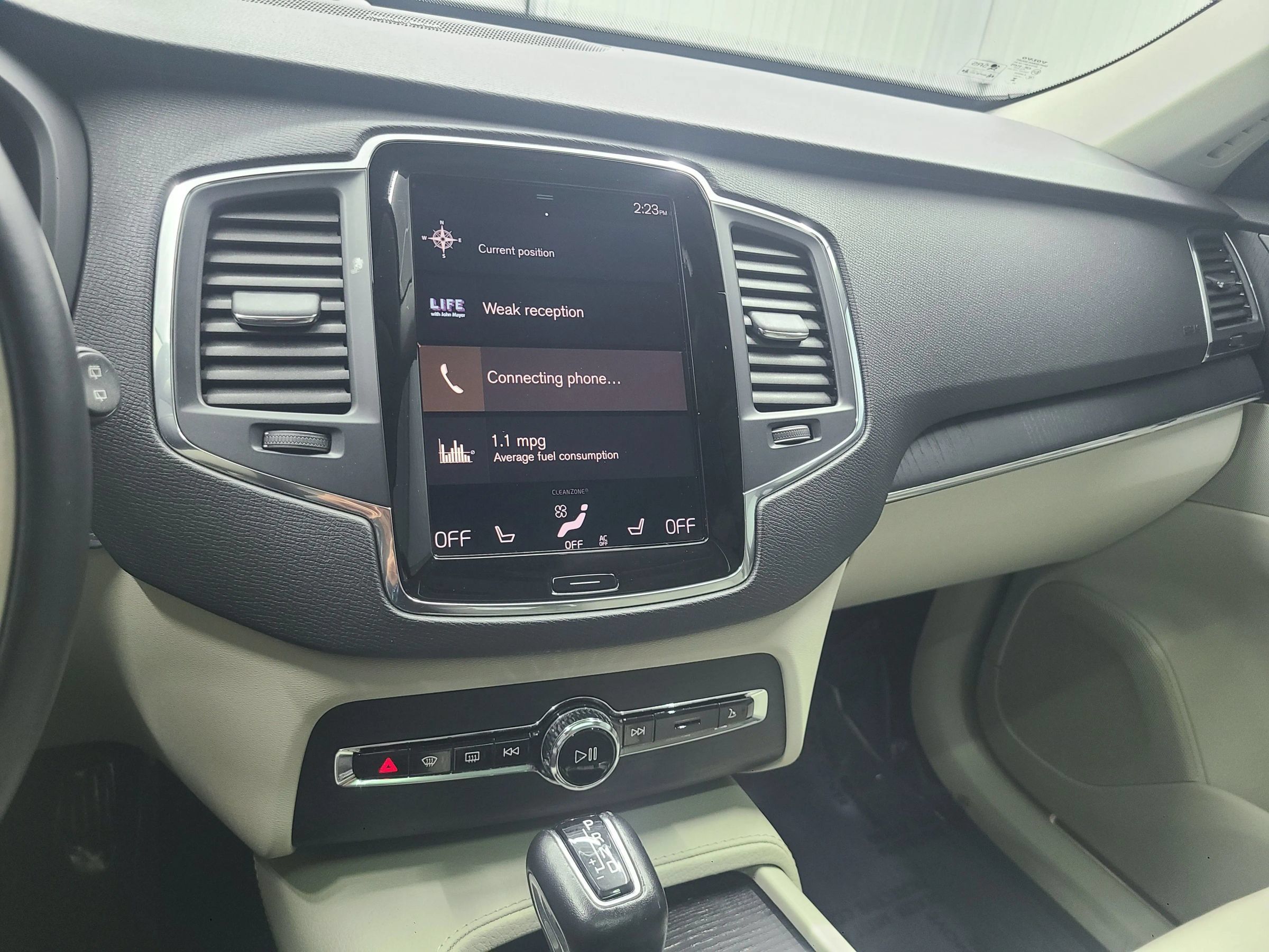 Used 2020 Volvo XC90 T6 Momentum AWD/4WD image 23