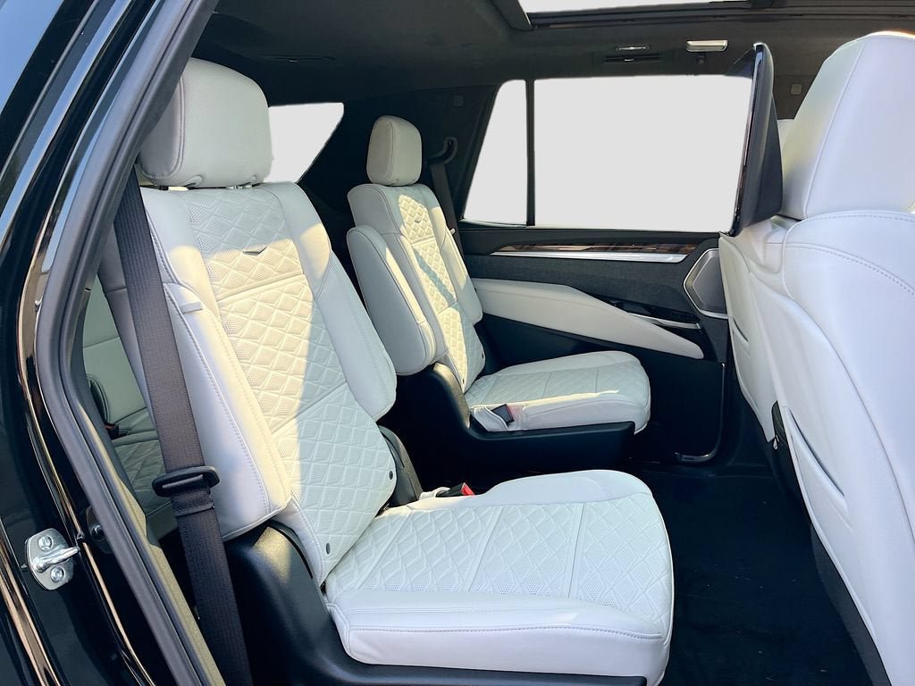 New 2026 Cadillac Escalade Platinum Sport w/ LPO, ONYX Package AWD/4WD image 33