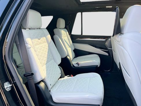 New 2026 Cadillac Escalade Platinum Sport w/ LPO, ONYX Package AWD/4WD image 33