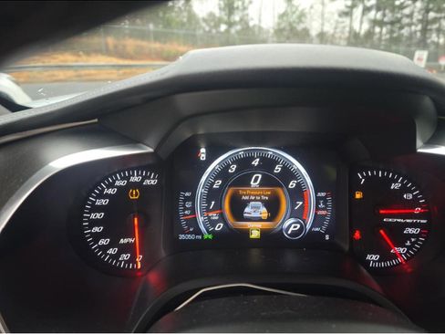 Used 2019 Chevrolet Corvette Stingray Coupe w/ 1LT image 21