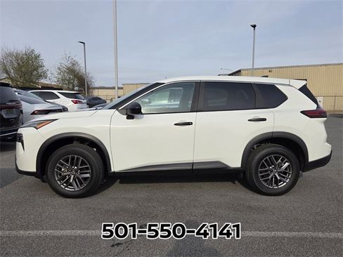 Used 2024 Nissan Rogue S image 2