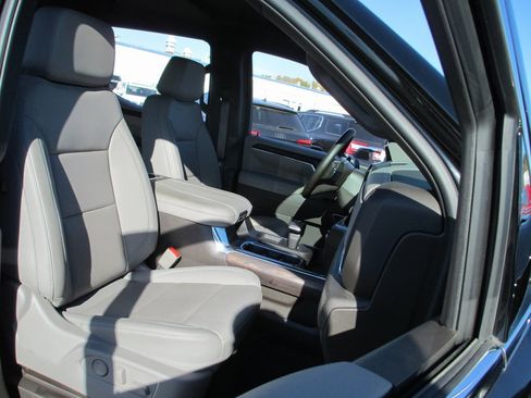 Certified 2025 GMC Sierra 1500 SLT w/ SLT Convenience Package image 23