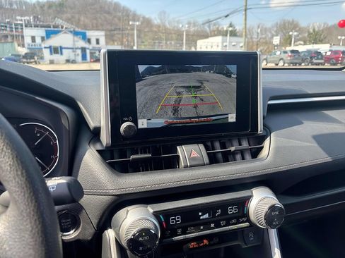 Used 2025 Toyota RAV4 XLE image 50