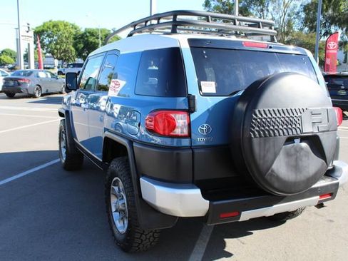 Used 2011 Toyota FJ Cruiser 4WD w/ Upgrade Pkg image 12