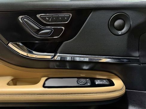 Used 2020 Lincoln Corsair Reserve w/ Equipment Group 201A image 22