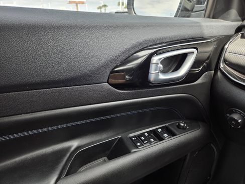 New 2026 Jeep Compass Latitude image 38