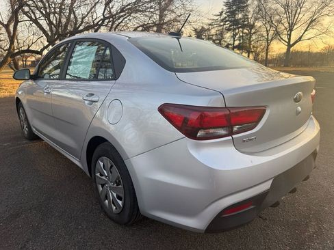 Used 2019 Kia Rio S image 3
