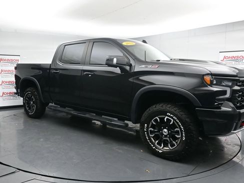 Used 2023 Chevrolet Silverado 1500 ZR2 w/ Technology Package image 2