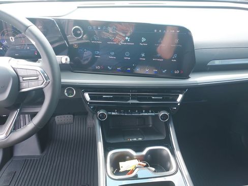 New 2026 Chevrolet Traverse LT w/ Driver Confidence Package FWD image 20