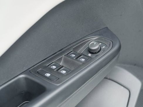 Used 2025 Volkswagen Taos S AWD/4WD image 16