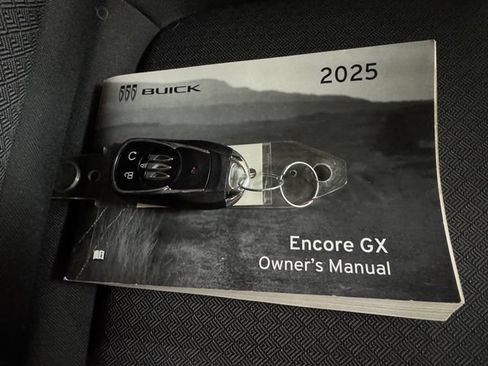 Used 2025 Buick Encore GX Preferred FWD image 25