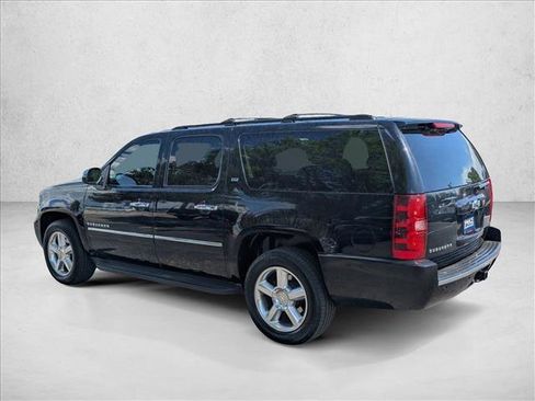 Used 2010 Chevrolet Suburban LTZ RWD image 8