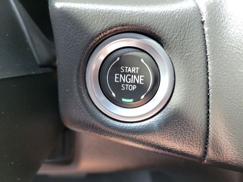 Used 2023 Chevrolet Tahoe Premier AWD/4WD image 17