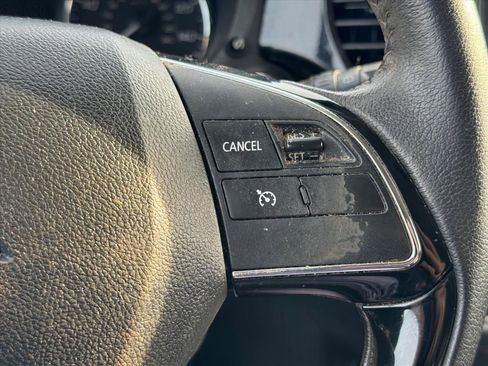 Used 2020 Mitsubishi Outlander SE image 19