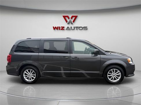 Used 2019 Dodge Grand Caravan SXT image 6
