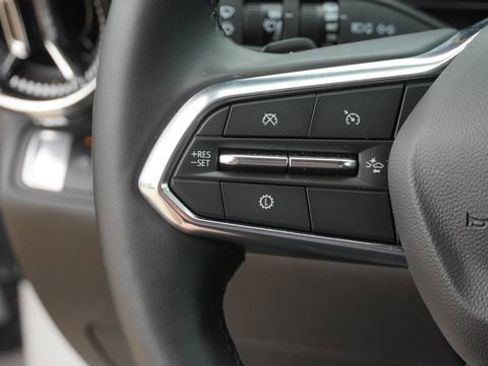 Used 2026 Chevrolet Equinox LT image 28