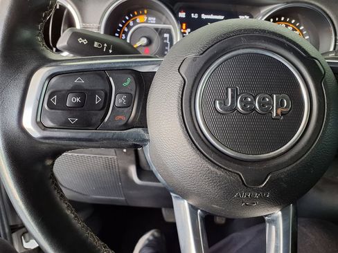 Used 2019 Jeep Wrangler Unlimited Sahara AWD/4WD image 23