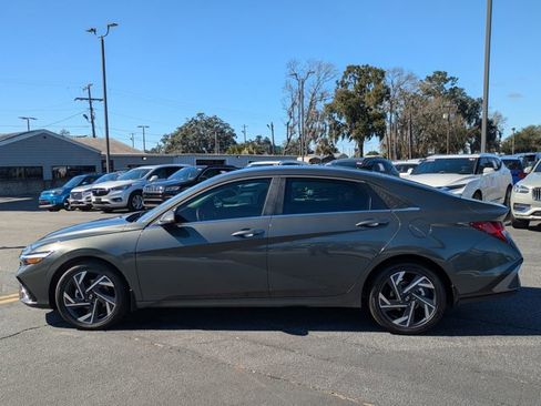 New 2026 Hyundai Elantra Limited image 5