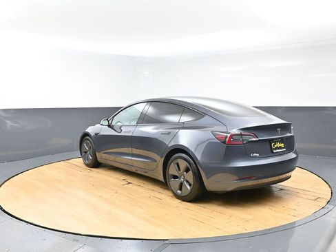 Used 2023 Tesla Model 3 Standard Range image 4