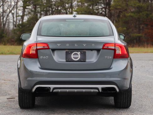 Used 2016 Volvo S60 T5 Cross Country Platinum AWD/4WD image 5