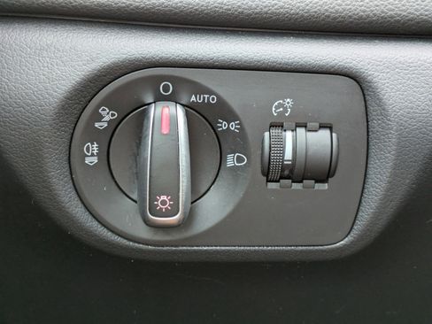 Used 2018 Audi Q3 2.0T Premium image 22