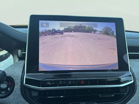 New 2026 Jeep Compass Latitude AWD/4WD image 25