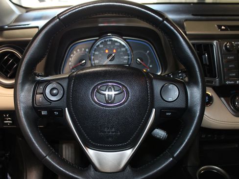 Used 2015 Toyota RAV4 Limited w/ Four Season Floor Mat Package image 10