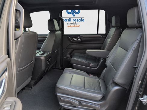 Used 2023 Chevrolet Suburban Z71 image 21