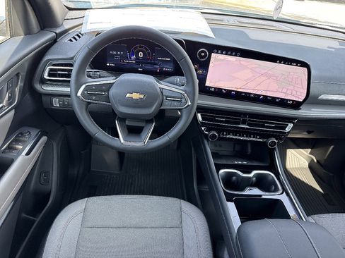 New 2026 Chevrolet Traverse LT w/ Sun and Wheel Package FWD image 34
