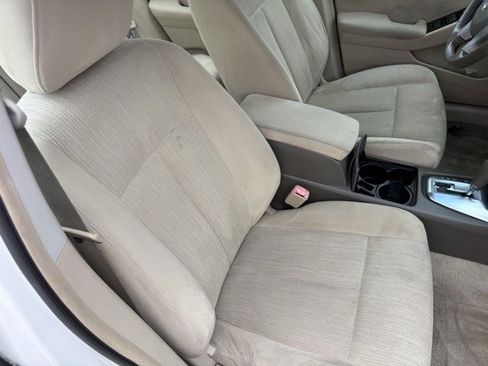 Used 2010 Nissan Altima 2.5 S w/ Convenience Pkg image 6