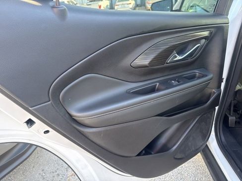 Used 2024 GMC Terrain SLE image 11