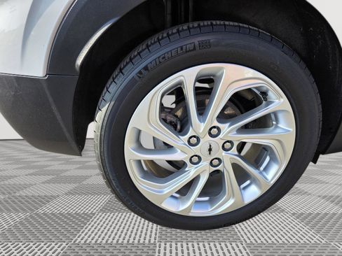 Used 2022 Chevrolet Bolt EUV LT w/ Comfort Package image 25