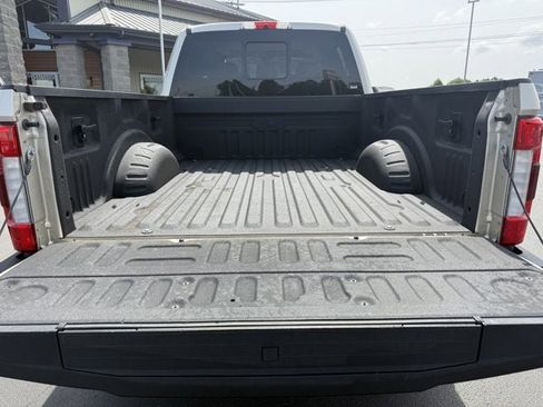 Used 2017 Ford F250 Lariat w/ Lariat Ultimate Package AWD/4WD image 7