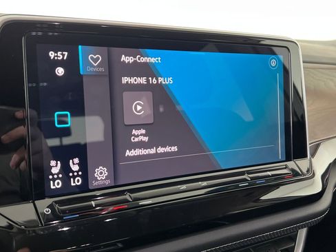 Used 2025 Volkswagen Atlas SE image 35