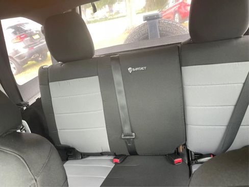 Used 2015 Jeep Wrangler Unlimited Sport image 10