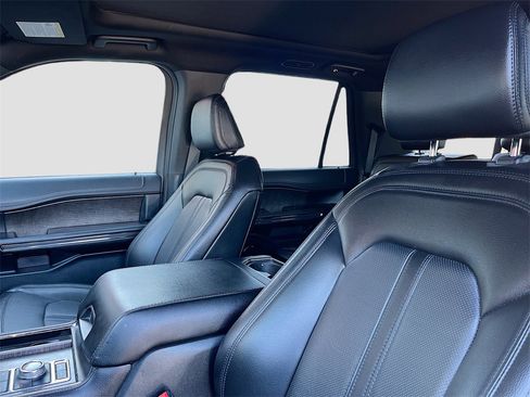 Used 2021 Ford Expedition Max Limited image 19