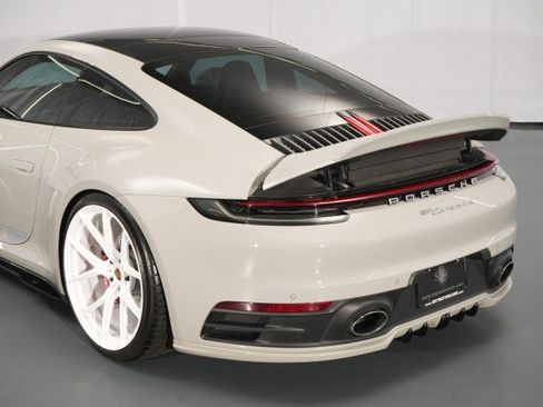 Used 2020 Porsche 911 Carrera 4S AWD/4WD image 32
