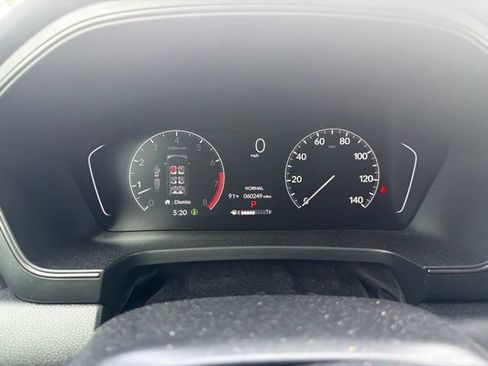 Used 2023 Honda Pilot TrailSport image 11