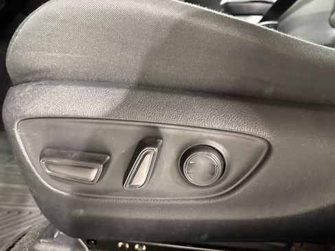 Used 2021 Toyota RAV4 XLE FWD image 16
